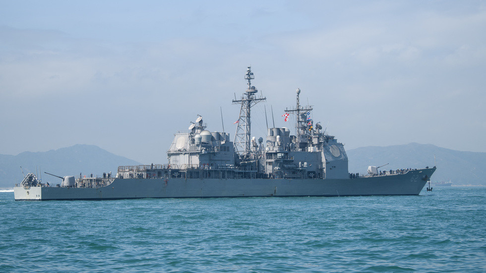 Washington sends warships through Taiwan Strait