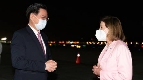 Taiwan’s FM Joseph Wu welcomes US House Speaker Nancy Pelosi to Taipei. © AFP / Taiwan's Ministry of Foreign Affairs (MOFA)