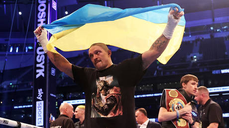 Usyk is preparing to defend his titles in Saudi Arabia. © Julian Finney / Getty Images