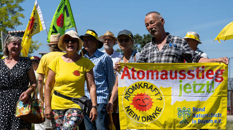 Germany mulls drastic nuclear decision – WSJ