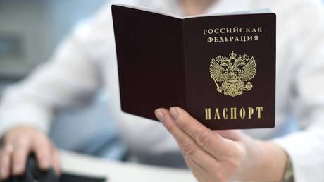 EU weighs in on visa restrictions for Russians