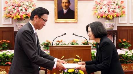 FILE PHOTO: Member of the House of Representatives of Japan Keiji Furuya and President of Taiwan Tsai Ing-wen on May 20, 2016. © Wikipedia