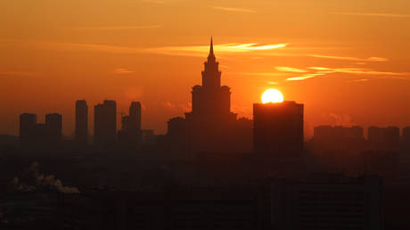 Two men could face jail over &lsquo;window sex&rsquo; seen by minors &ndash; media