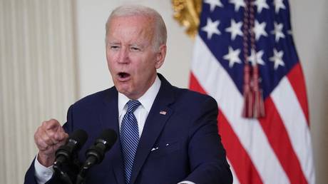 FILE PHOTO: Joe Biden speaks before signing a climate bill in the State Dining Room of the White House in Washington, DC, August 16, 2022 © AFP / Mandel Ngan