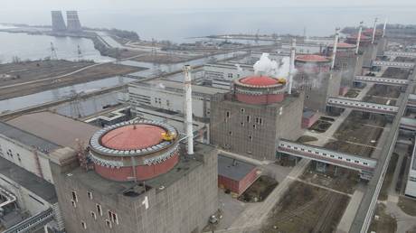 This aerial view shows the Zaporozhye nuclear power plant located in the steppe zone on the shore of the Kakhovsky reservoir in the city of Energodar, Zaporozhye region, Ukraine. © Sputnik / Konstantin Mihalchevskiy
