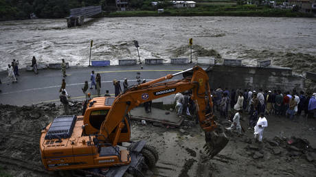 Pakistan flood death toll exceeds 1,000 – officials