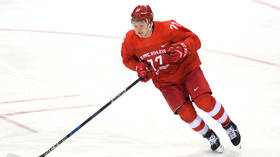Les géants russes du hockey démentent les rumeurs sur le scandale du service militaire de la star – RT Sport News