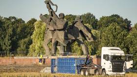 L'État balte démolit un monument soviétique de la Seconde Guerre mondiale