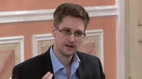 Snowden obtient la nationalité russe — RT World News