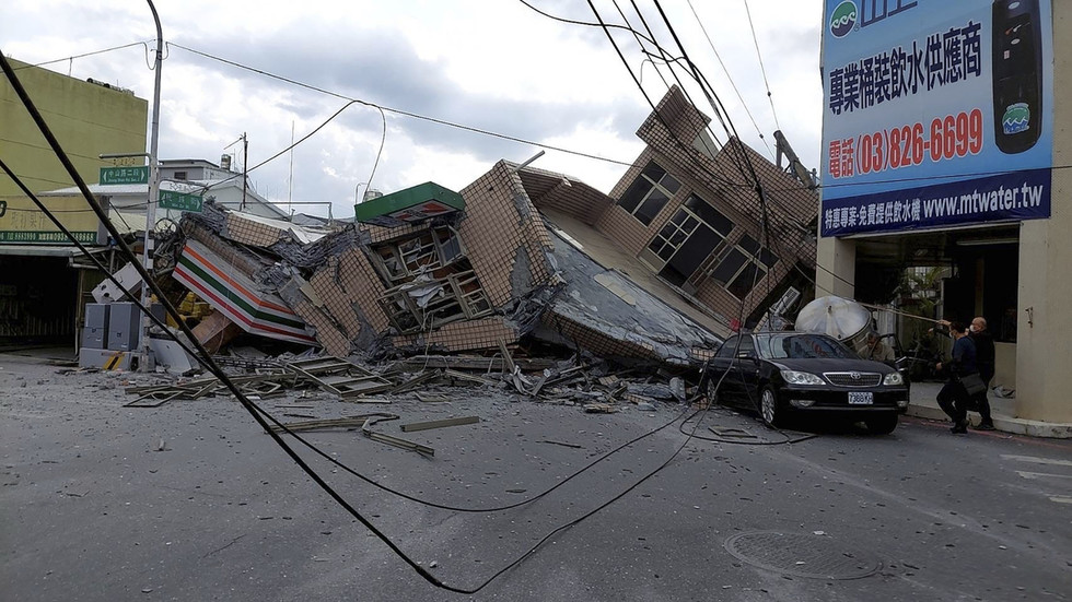 Arka arkaya iki deprem Tayvan’ı sallıyor (VİDEOLAR) — RT World News