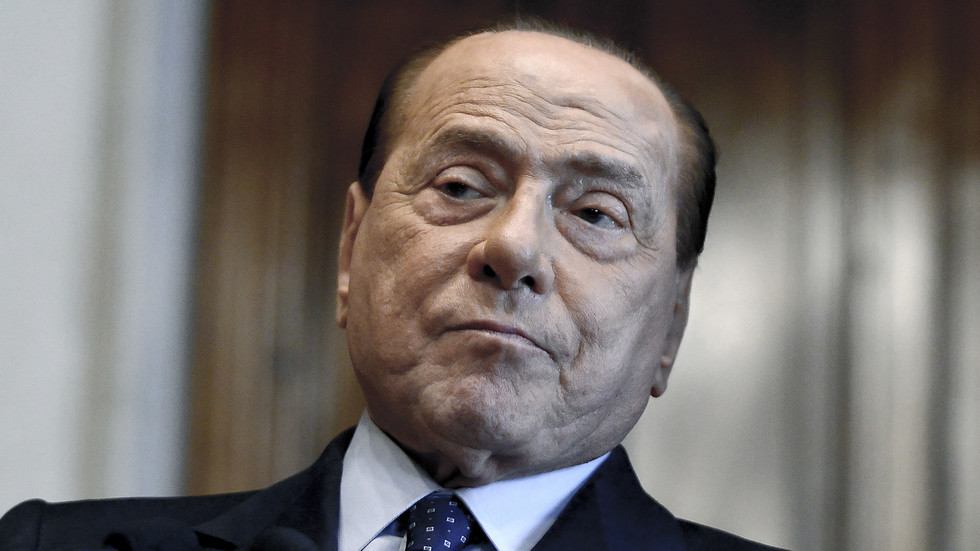 Putin wanted ‘decent people’ in power in Kiev – Berlusconi