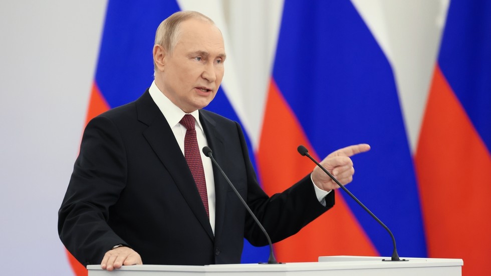 Putin slams Western money printing