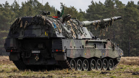 FILE PHOTO: German self-propelled howitzer, PzH 2000.