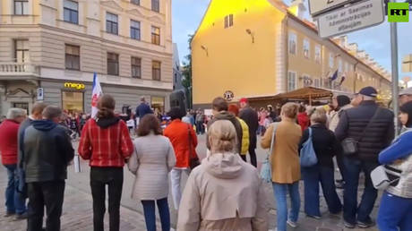 Русскоязычные протестуют против «языкового геноцида» в Латвии