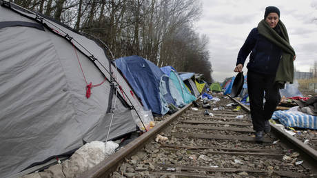 France proposes filling countryside with migrants