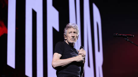 Roger Waters performs at Madison Square Garden, August 30, 2022, New York, US