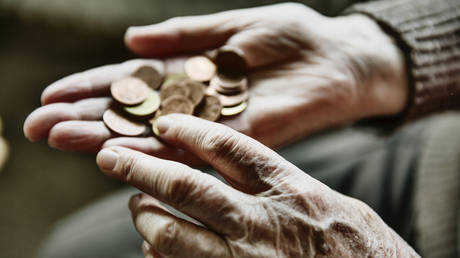 One in six elderly Germans at risk of poverty – media