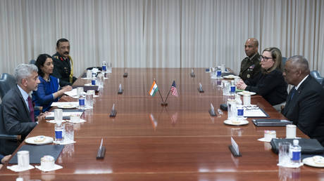 Indian Foreign Minister Subrahmanyam Jaishankar and US Defense Secretary Lloyd Austin meet at the Pentagon, September 26, 2022