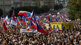 Protesta masiva contra el gobierno en Praga (VIDEOS)