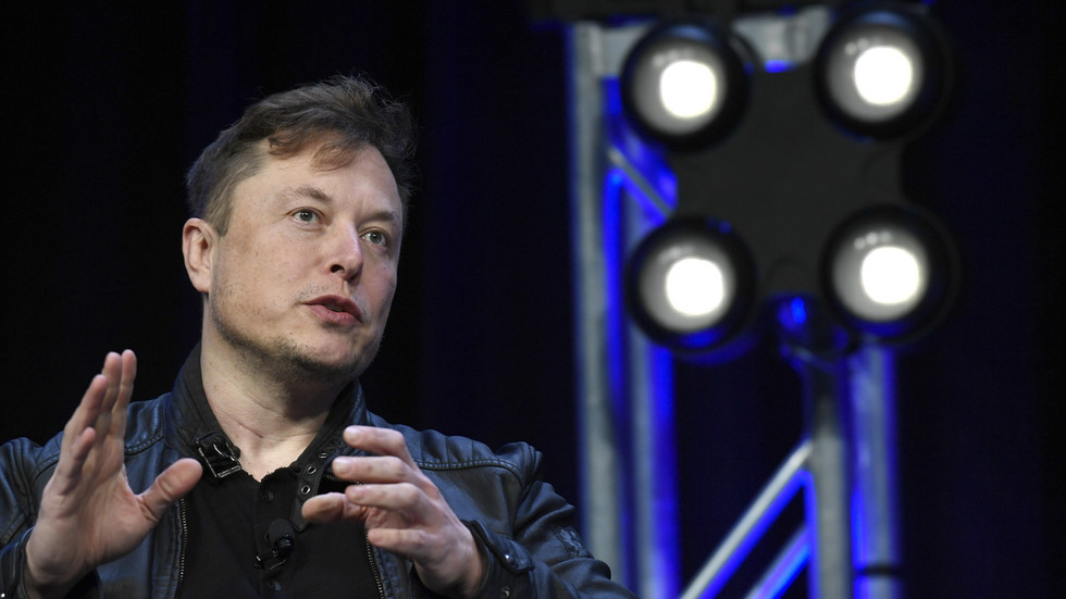 Elon Musk suggests Ukraine peace plan