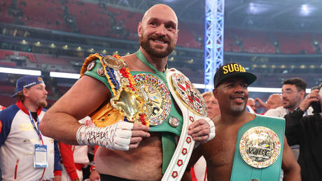 Fury and Joshua had appeared set for a December 3 showdown.