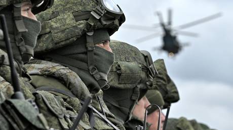 Military personnel in Russia-Belarus joint exercises.
