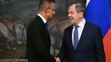 Russian Foreign Minister Sergey Lavrov (right) and Hungarian Minister of Foreign Affairs and Foreign Economic Relations Peter Szijjarto.