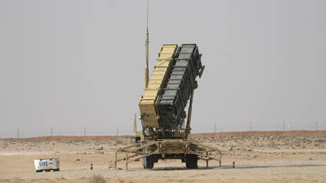 Une batterie de missiles Patriot déployée près de la base aérienne Prince Sultan en Arabie saoudite.