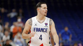 Звезда французского баскетбола ответил на критику после перехода в сборную России