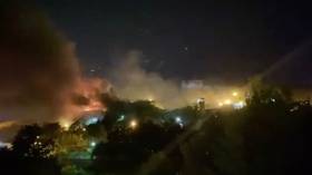 Iranian prison burns amid protests (VIDEOS)