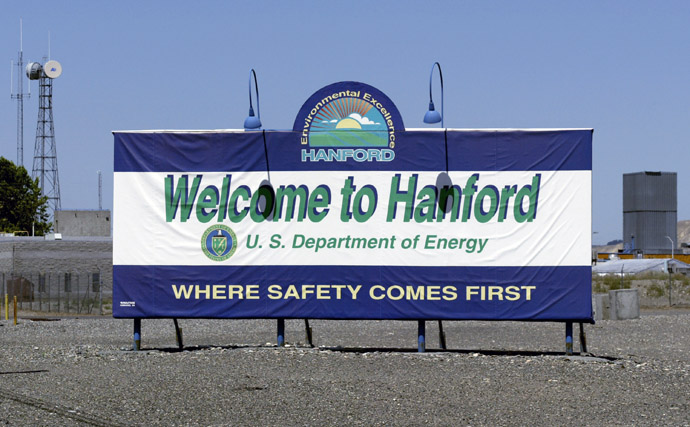 A sign is seen as you enter the world's largest environmental cleanup project at the Hanford Nuclear Reservation 30 June, 2005 near Richland, Washington. ( Jeff T. Green/Getty Images/AFP)