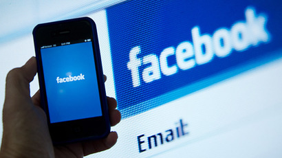 Facebook users risk identity theft