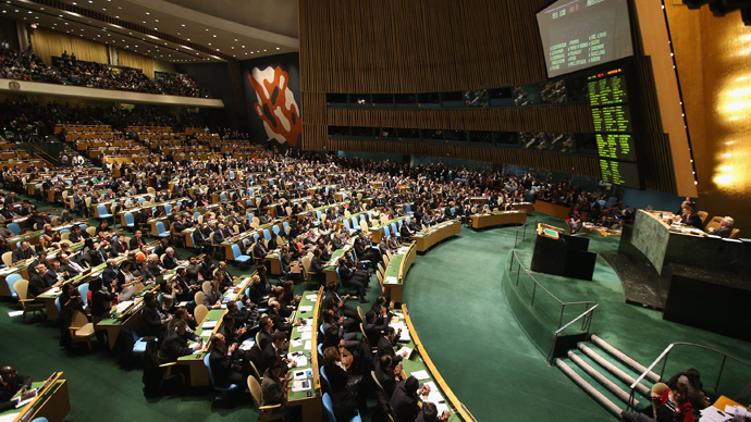 Members of the UN General Assembly applaud after voting in favor of a UN resolution on Palestine on November 29, 2012 in New York City (AFP Photo / John Moore)