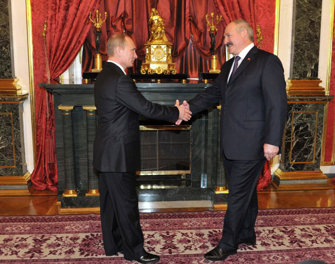 Russia's newly-inaugurated President Vladimir Putin meets Belarus President Alexander Lukashenko in the Kremlin in Moscow, on May 15, 2012, before a summit of the leaders ex-Soviet states, members of the Collective Security Treaty Organisation. (AFP Photo)