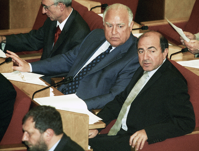 State Duma deputies Viktor Chernomyrdin (2nd right) and Boris Berezovsky (right), June 23, 2000. (RIA Novosti / Vladimir Fedorenko)