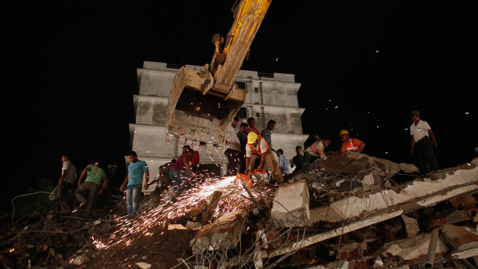 68 killed as building collapses in India (PHOTOS)