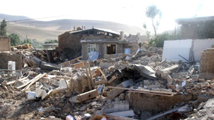 Damaged houses are seen in the earthquake stricken town of Bushehr in Iran April 9, 2013. (Reuters)