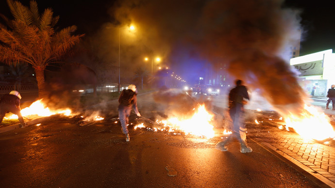 Bahraini police clash with Formula One protesters