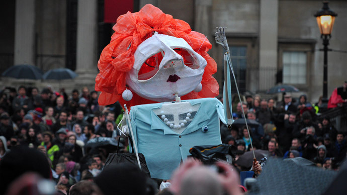 Protesters celebrate Thatcher's death in London's Trafalgar Square (VIDEO, PHOTOS)