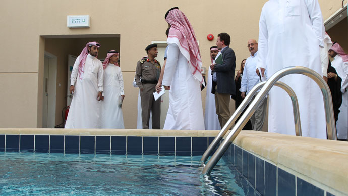 Local and international media representatives are given a tour of a new centre for the rehabilitation of suspected "terrorists" and potential al-Qaeda recruits in Riyadh.(AFP Photo / STR)