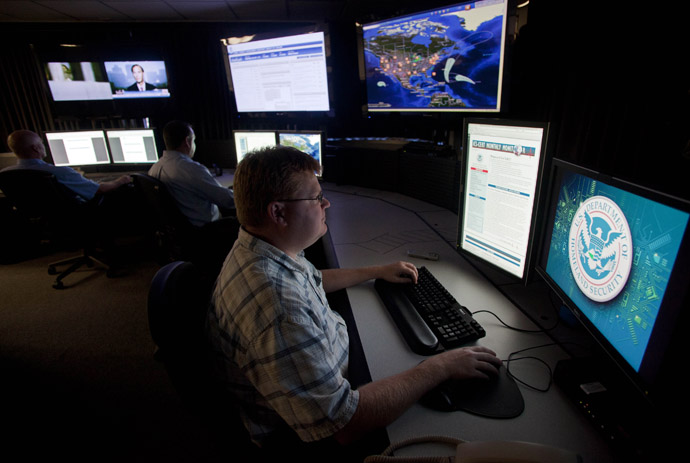 Analysts work in a watch and warning center of a cyber security defense lab at the Idaho National Laboratory in Idaho Falls, Idaho (Reuters/Jim Urquhart)