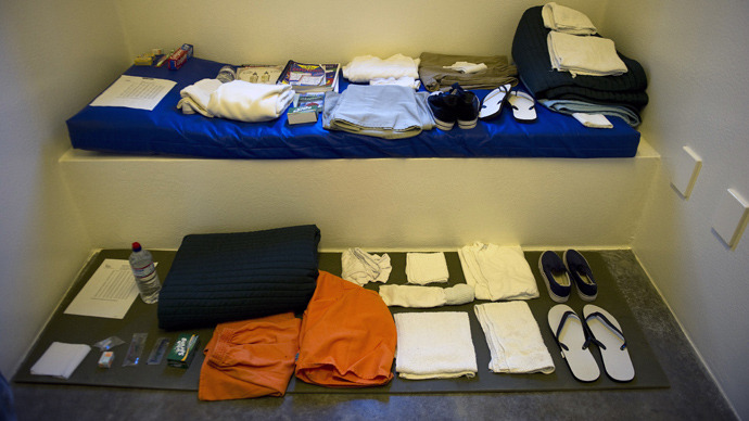 Standard items issued to a detainee in the "Camp Five" detention facility of the Joint Detention Group at the US Naval Station in Guantanamo Bay, Cuba (AFP Photo / Jim Watson) 