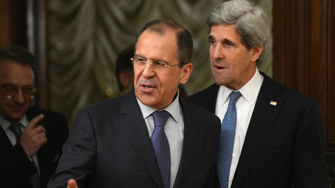 US Secretary of State John Kerry (R) and his Russian counterpart Sergei Lavrov hold talks in the Foreign Ministry Osobnyak in Moscow on May 7, 2013 (AFP Photo)