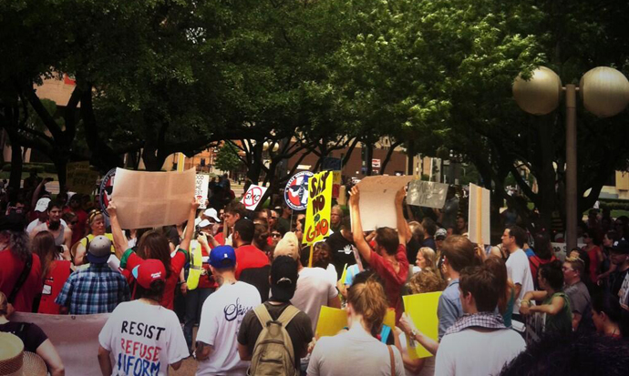The March Against Monsanto, Dallas. (Image from twitter user@reneefranks)