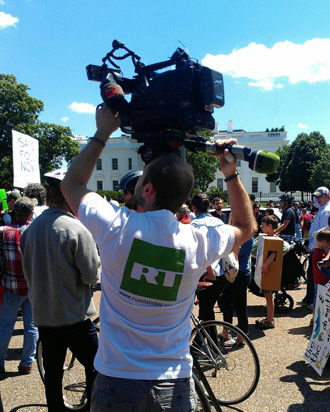 We got RT America here outside of the WhiteHouse. (Image from twitter user@@gmo917)