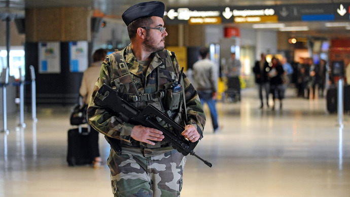 French soldier on duty stabbed by man 'of North African origin' in Paris, manhunt ongoing