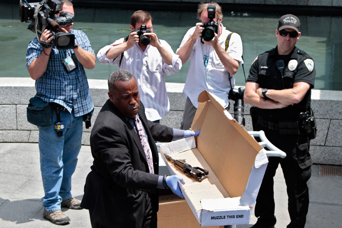 A part of the rifle used by the shooting suspect in Friday's crime spree is put on display for the media by the Santa Monica Police Department in Santa Monica, California, June 8, 2013 (Reuters / Jonathan Alcorn) 