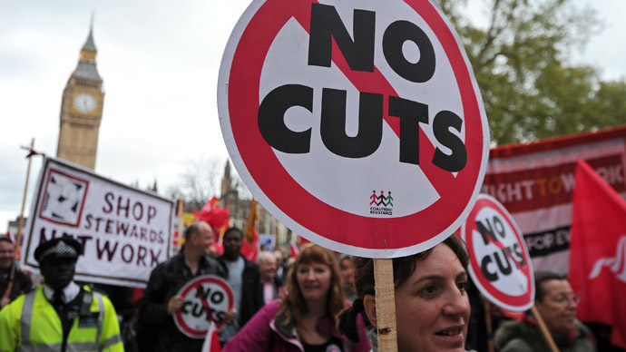 Worst cuts in wages for UK workers in ‘deepest recession since WWII’, IFS shows