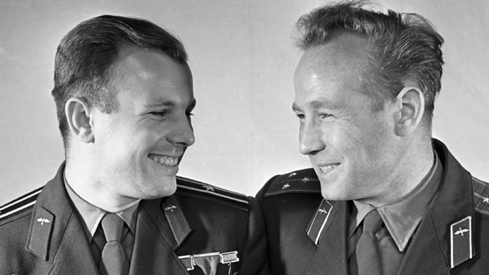 Cosmonauts Yury Gagarin (L) and Alexey Leonov (RIA Novosti)