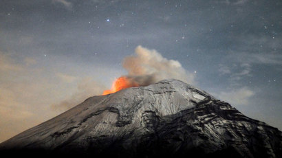 Mexican volcano spews ash 29,000 ft in the air (VIDEO)